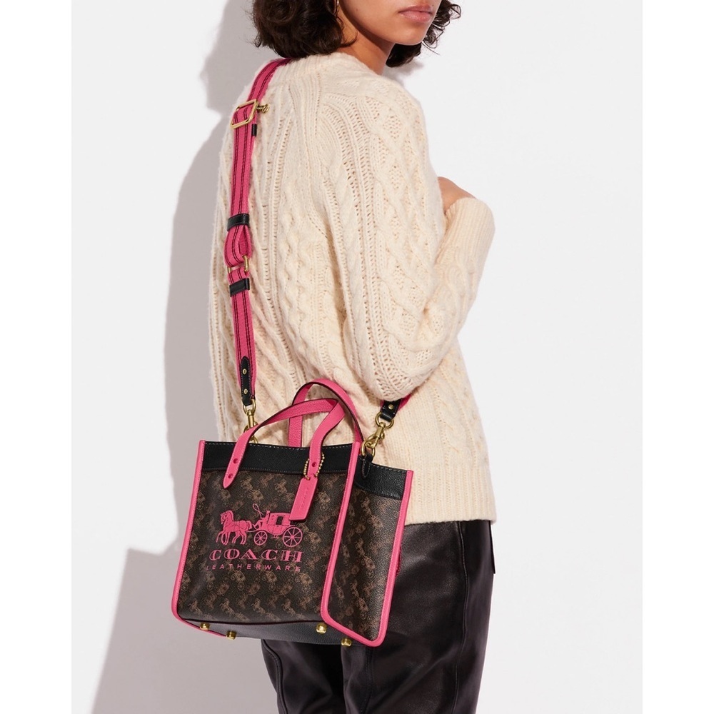 Coach Field Tote 22 Horse and Carriage Truffle Petunia C8456 Crossbody Bag NWT - Picture 4 of 8